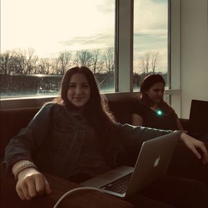 Meet your Posher, Natalie